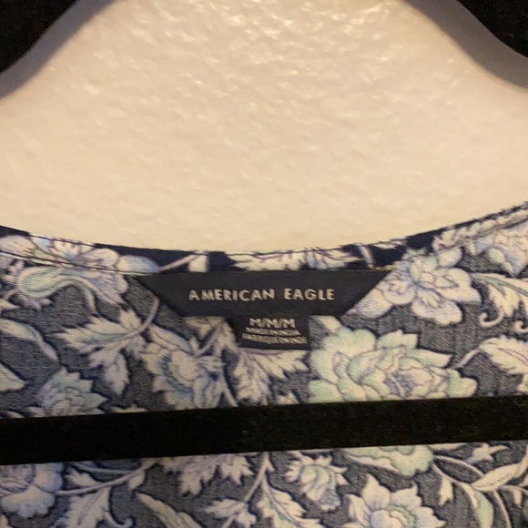 Blue floral front tie top American eagle size M - Picture 3 of 6